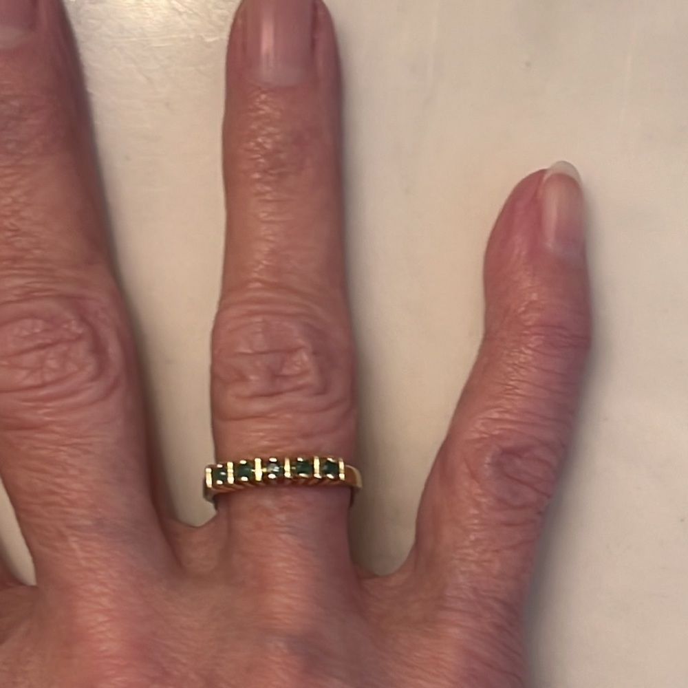 14k Emerald band